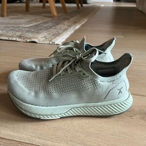 Flux footwear zero drop running shoes women’s 7.5